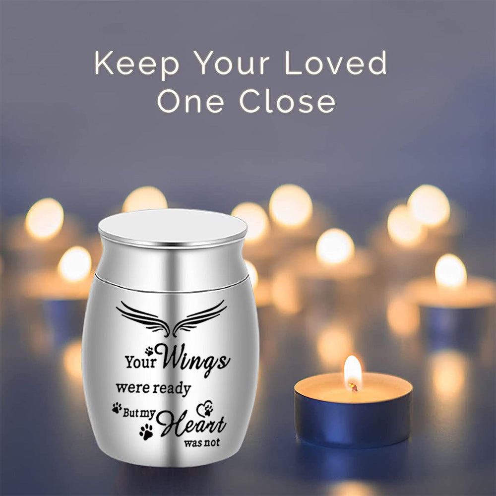 Pet memorial urn and pendant keepsake lifestyle